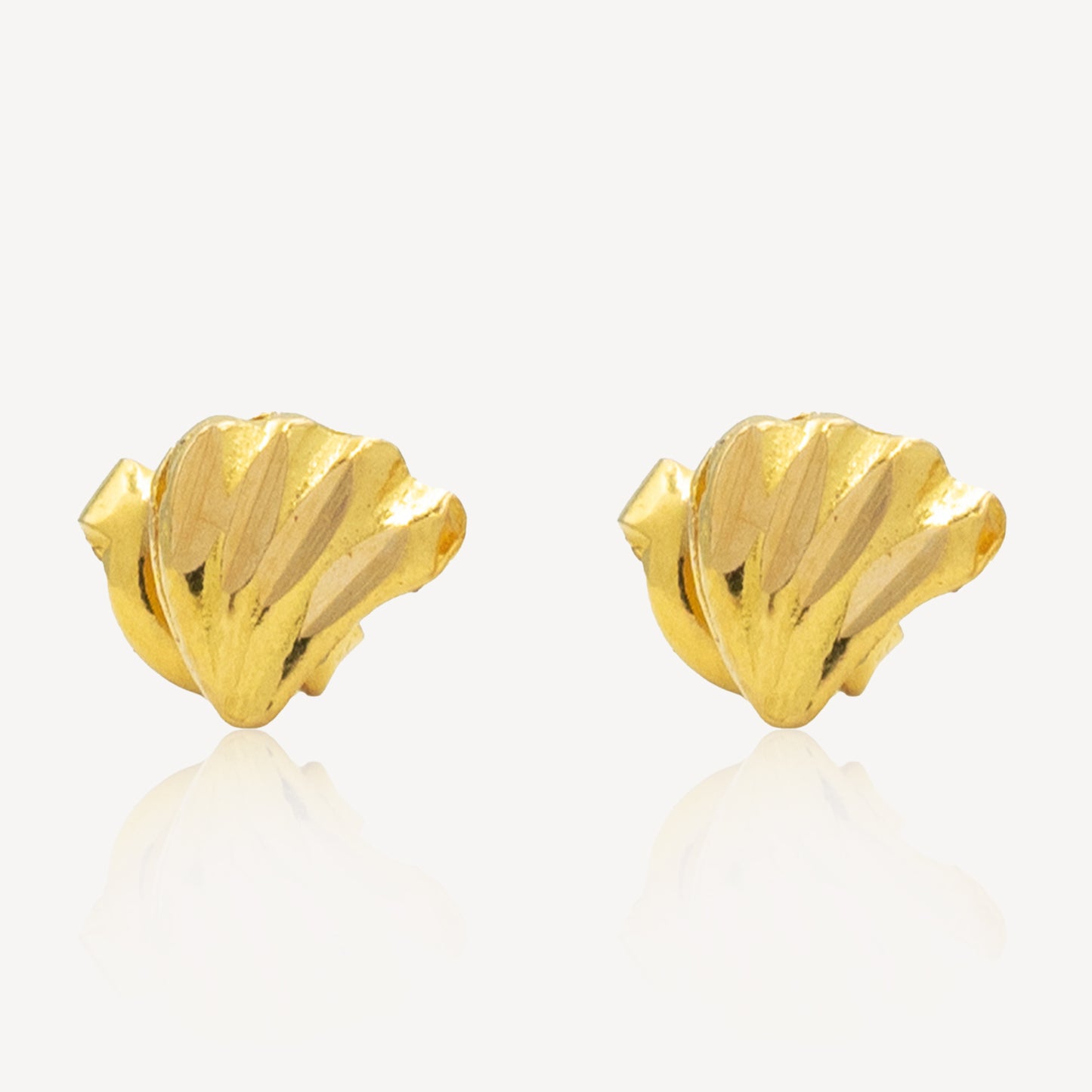 916 Gold Shell Ear Studs
