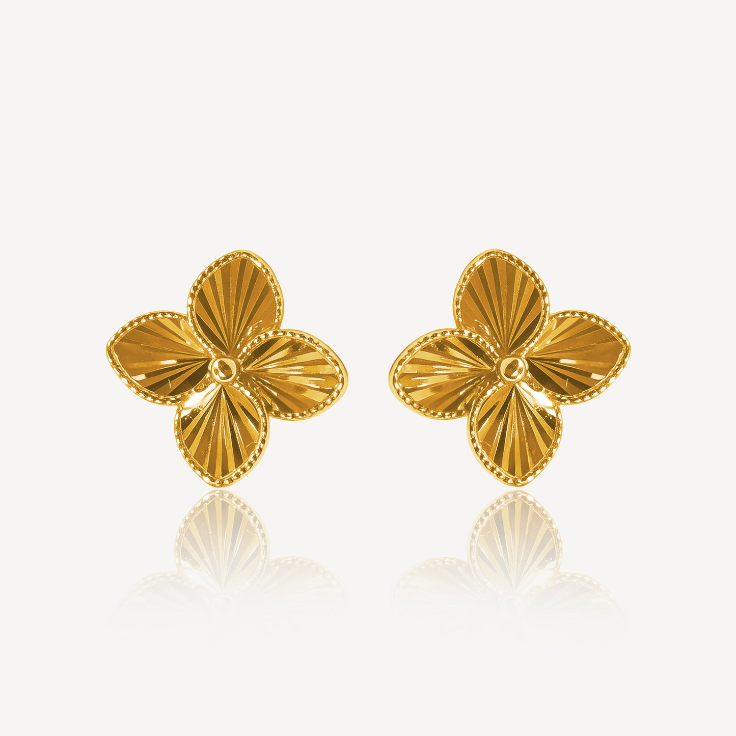 916 Gold Lovely Flower Earring