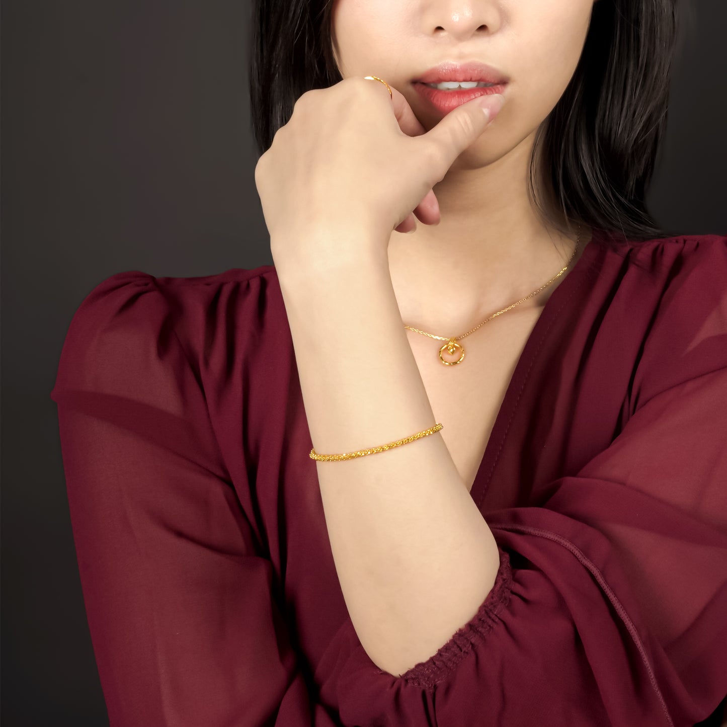 916 Gold Sparkling Round Bracelet