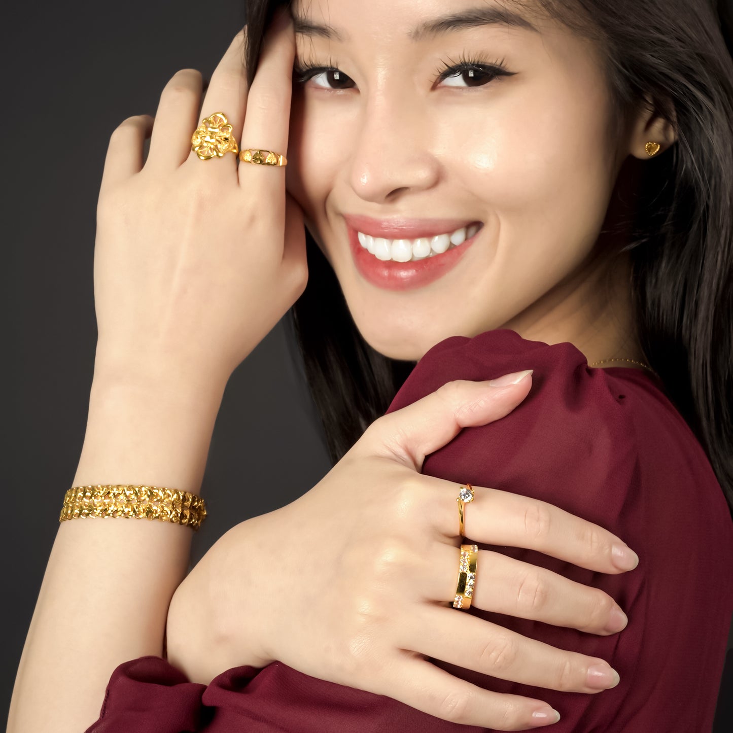 916 Gold Zirconia Wave Ring