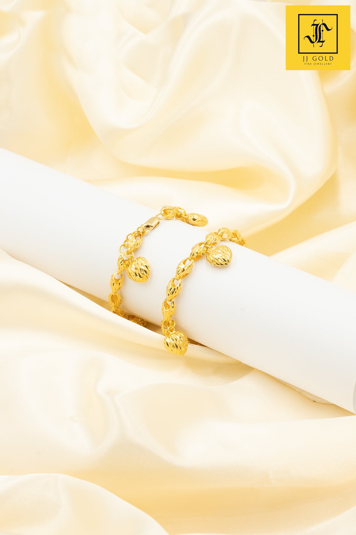 916 Gold Amarilla Bracelet (5 Hearts)