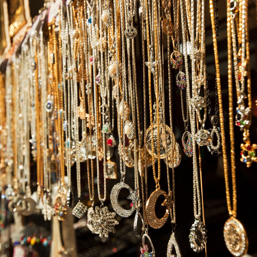 The Quiet Rise of 14K Gold in Singapore: Why More Buyers Are Downsizing Karat Without Downsizing Style