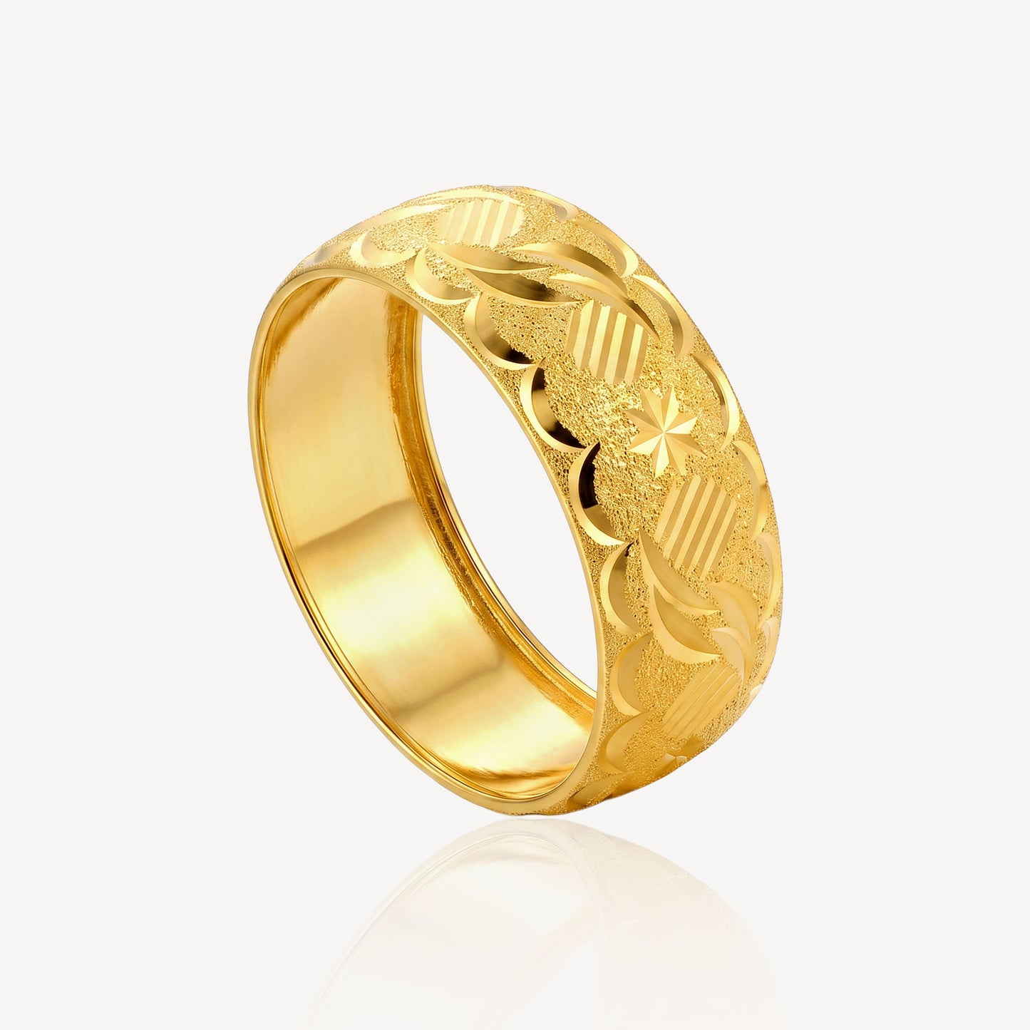 916 Gold Bold Star Ring