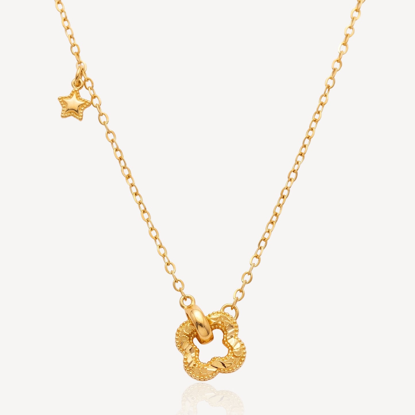 916 Gold Quatrefoil Necklace