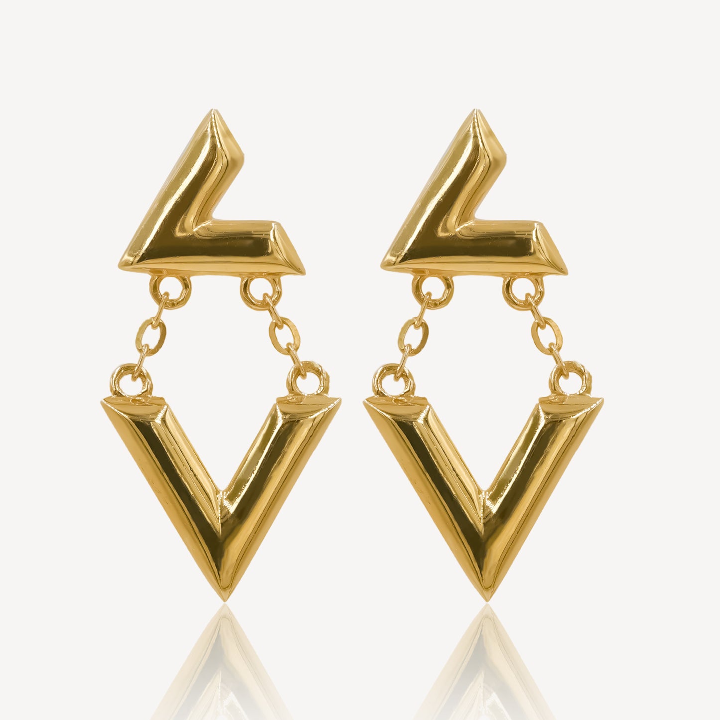 916 Gold VV Earrings
