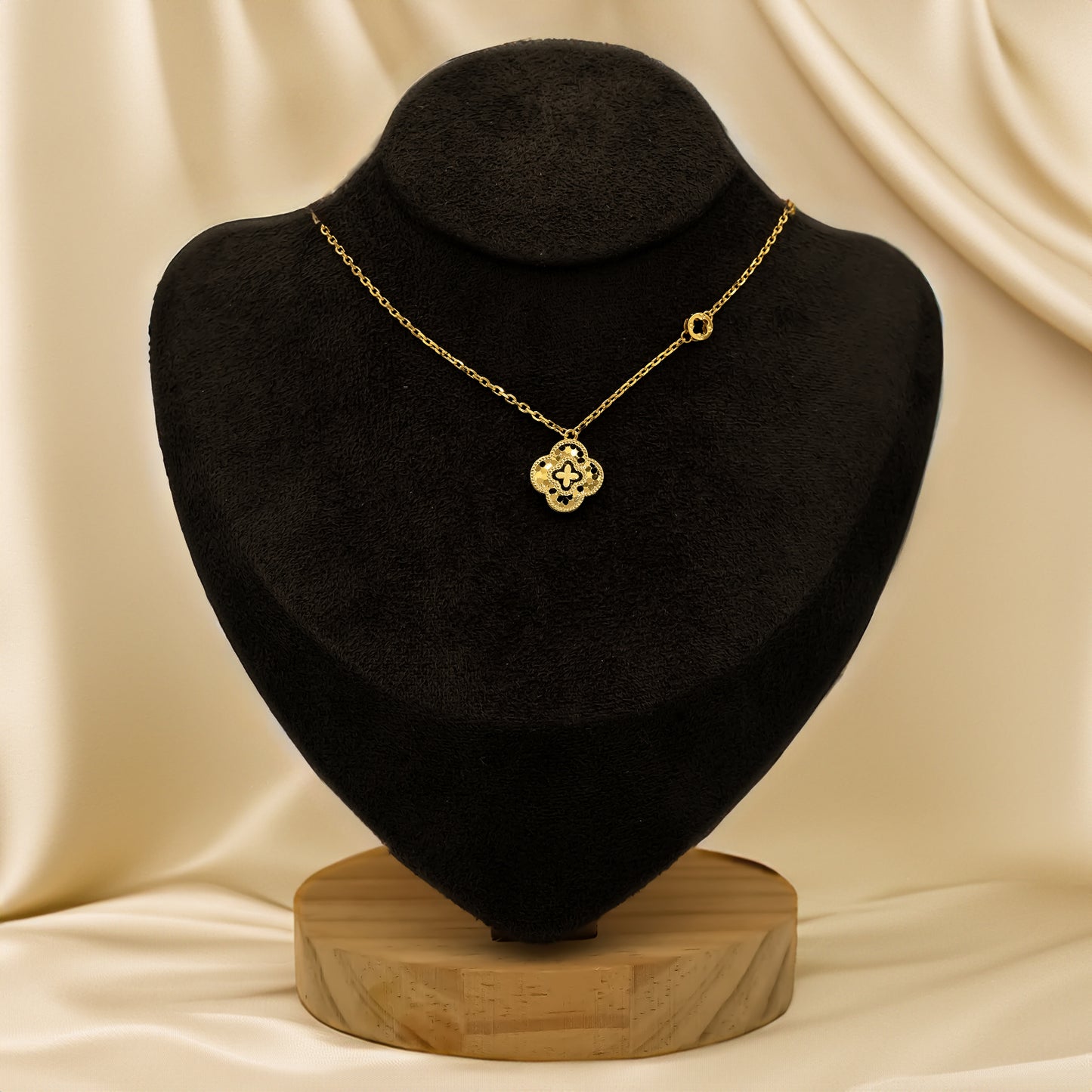 916 Gold Petal Harmony Necklace