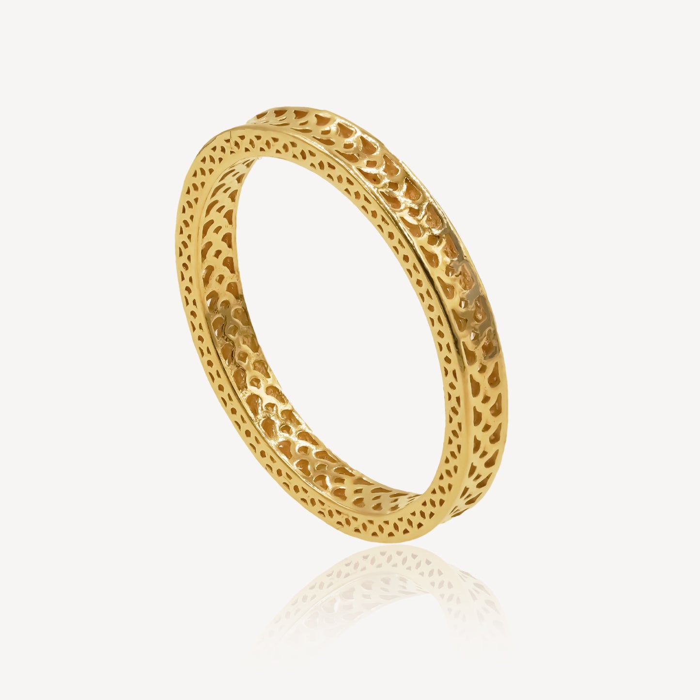 916 Gold Hollowed Charm Ring