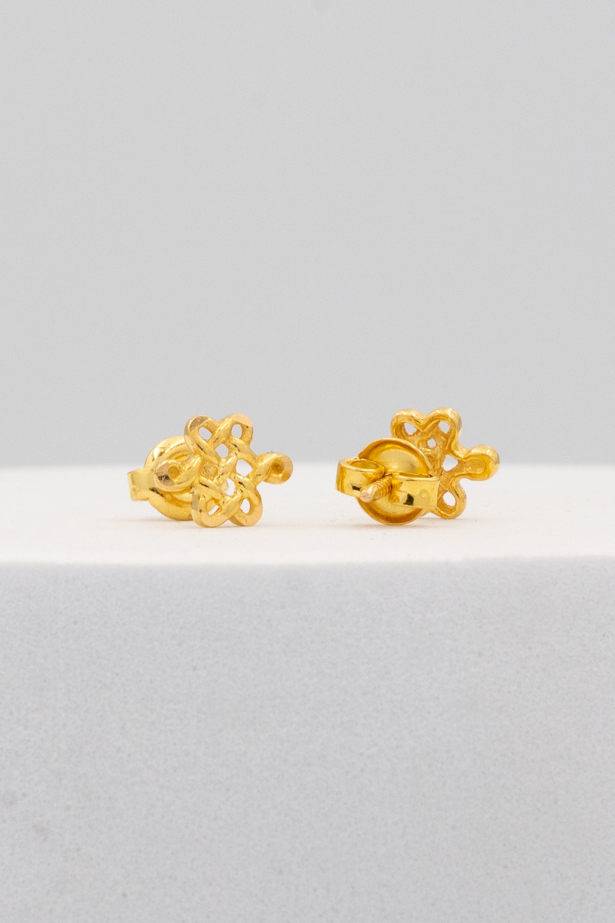 916 Gold abstract ear studs earrings for ladies