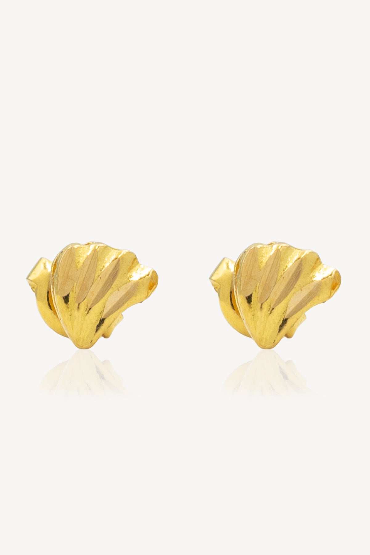 916 Gold Shell ear studs for ladies